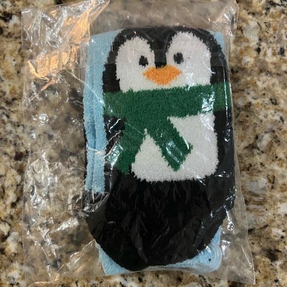 New - Mixit Crew Socks with a Holiday Penguin Design - Blue, Black, and White - Picture 5 of 5